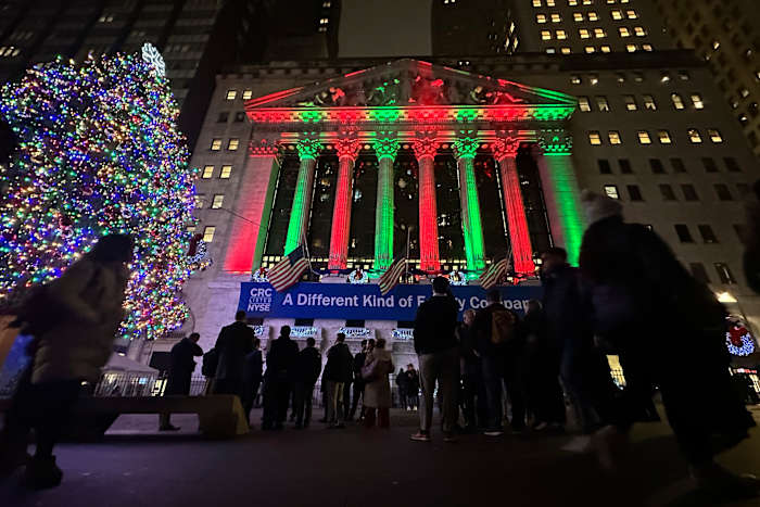 Stock market today: Wall Street gets back to climbing